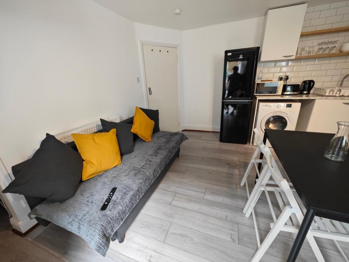 2 Bedroom 2 Bathroom Apartment In Old St - Shoreditch - Zone 1 London Exterior photo