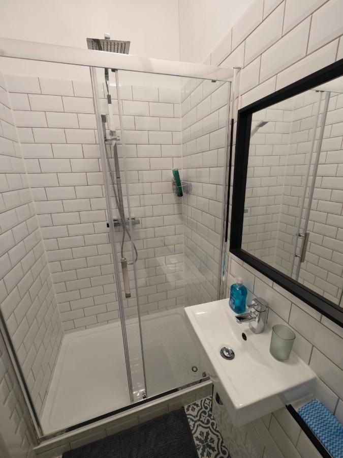 2 Bedroom 2 Bathroom Apartment In Old St - Shoreditch - Zone 1 London Exterior photo