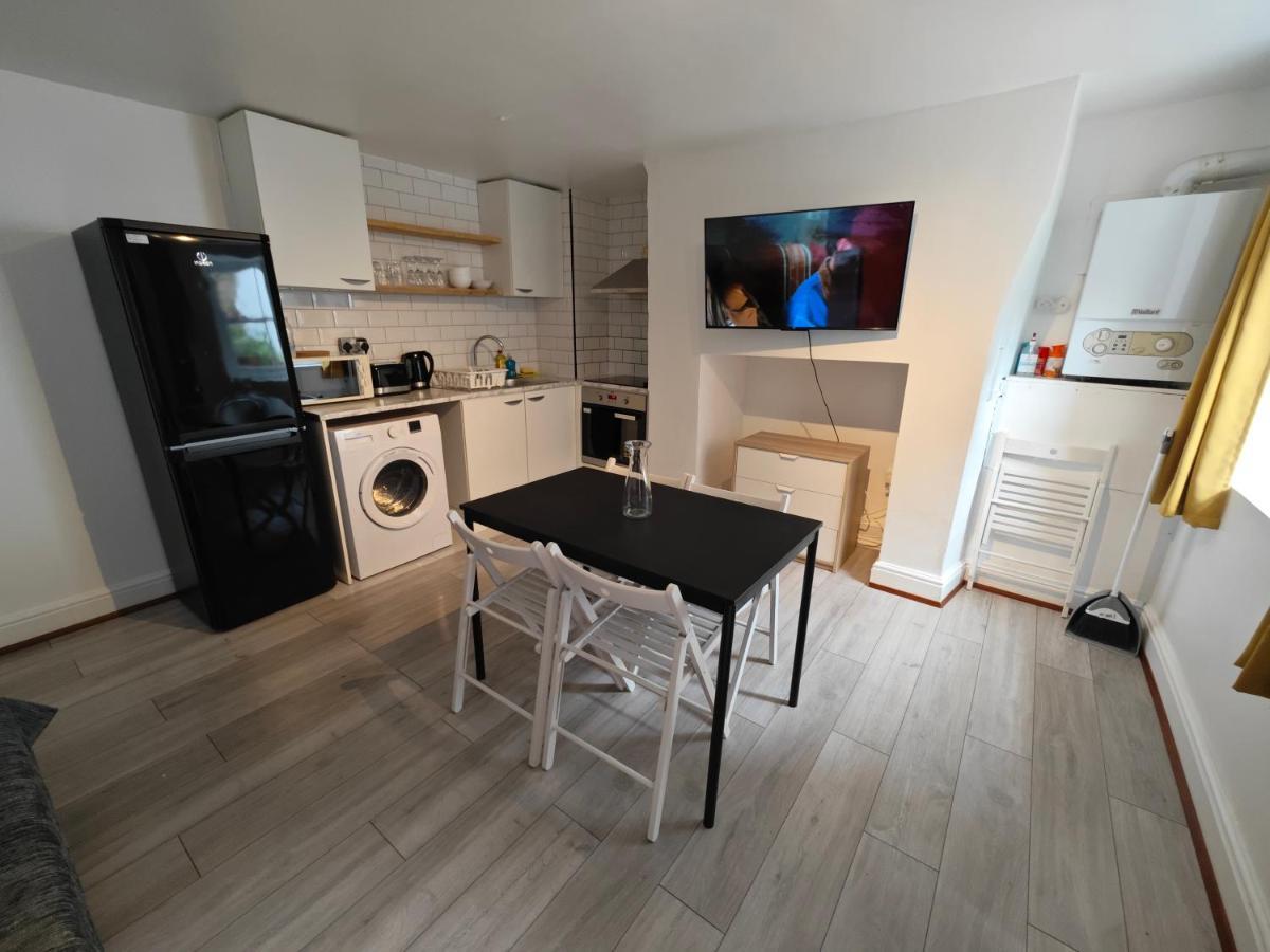 2 Bedroom 2 Bathroom Apartment In Old St - Shoreditch - Zone 1 London Exterior photo