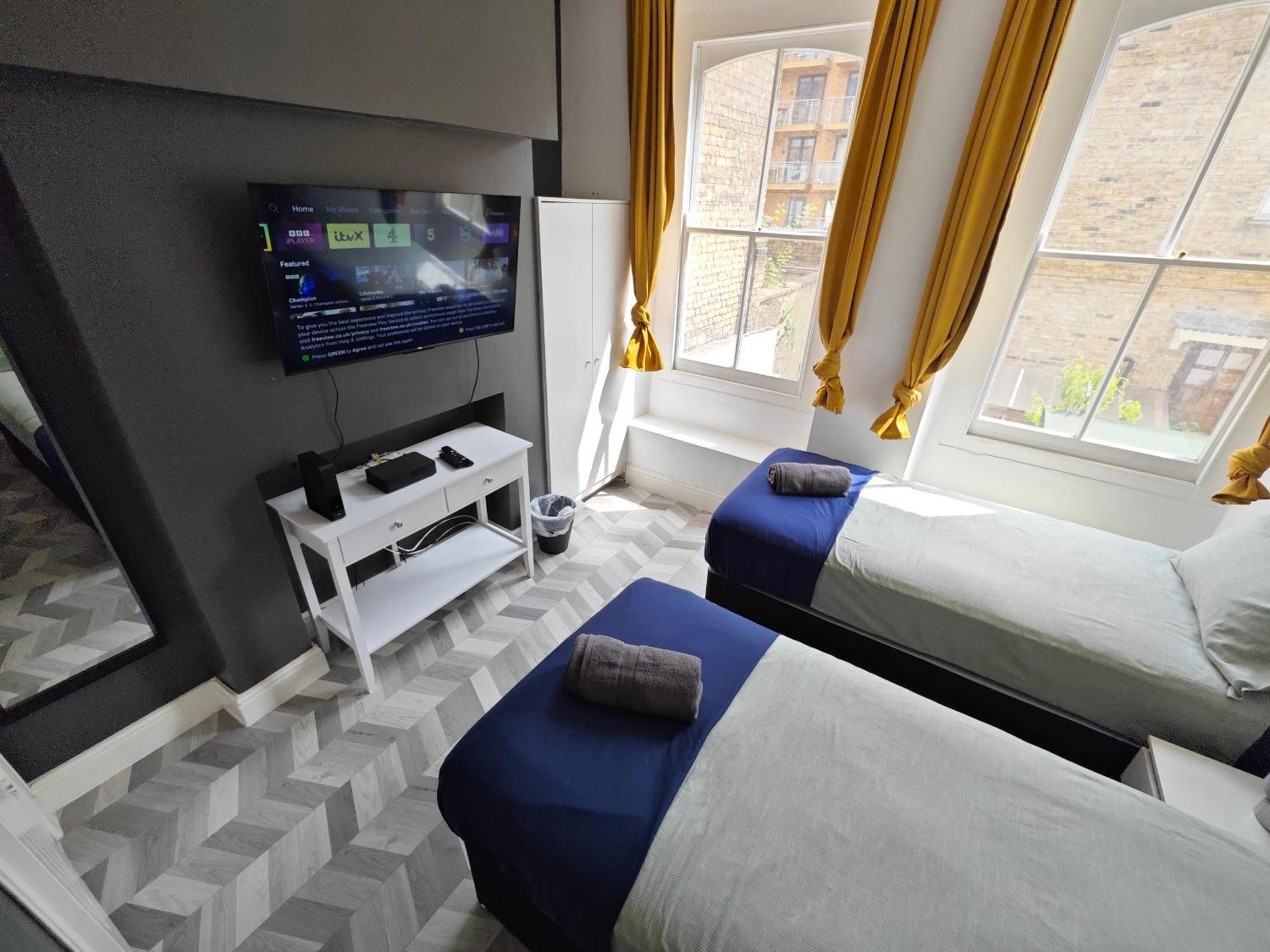 2 Bedroom 2 Bathroom Apartment In Old St - Shoreditch - Zone 1 London Exterior photo